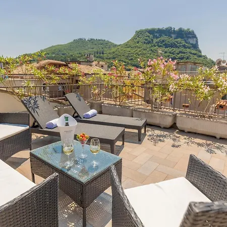 Bed & Breakfast Corte Realdi Garda 2*