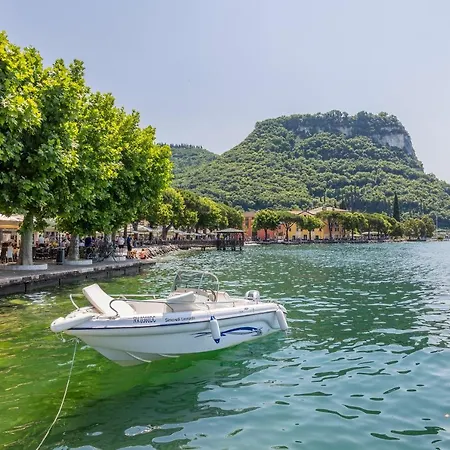 Bed & Breakfast Corte Realdi Garda 2*